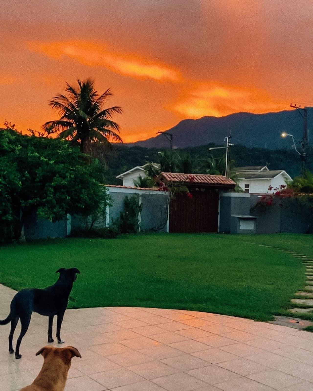 Casa Vista Para Montanha Pet Friendly คารากัวตาตูบา ภายนอก รูปภาพ